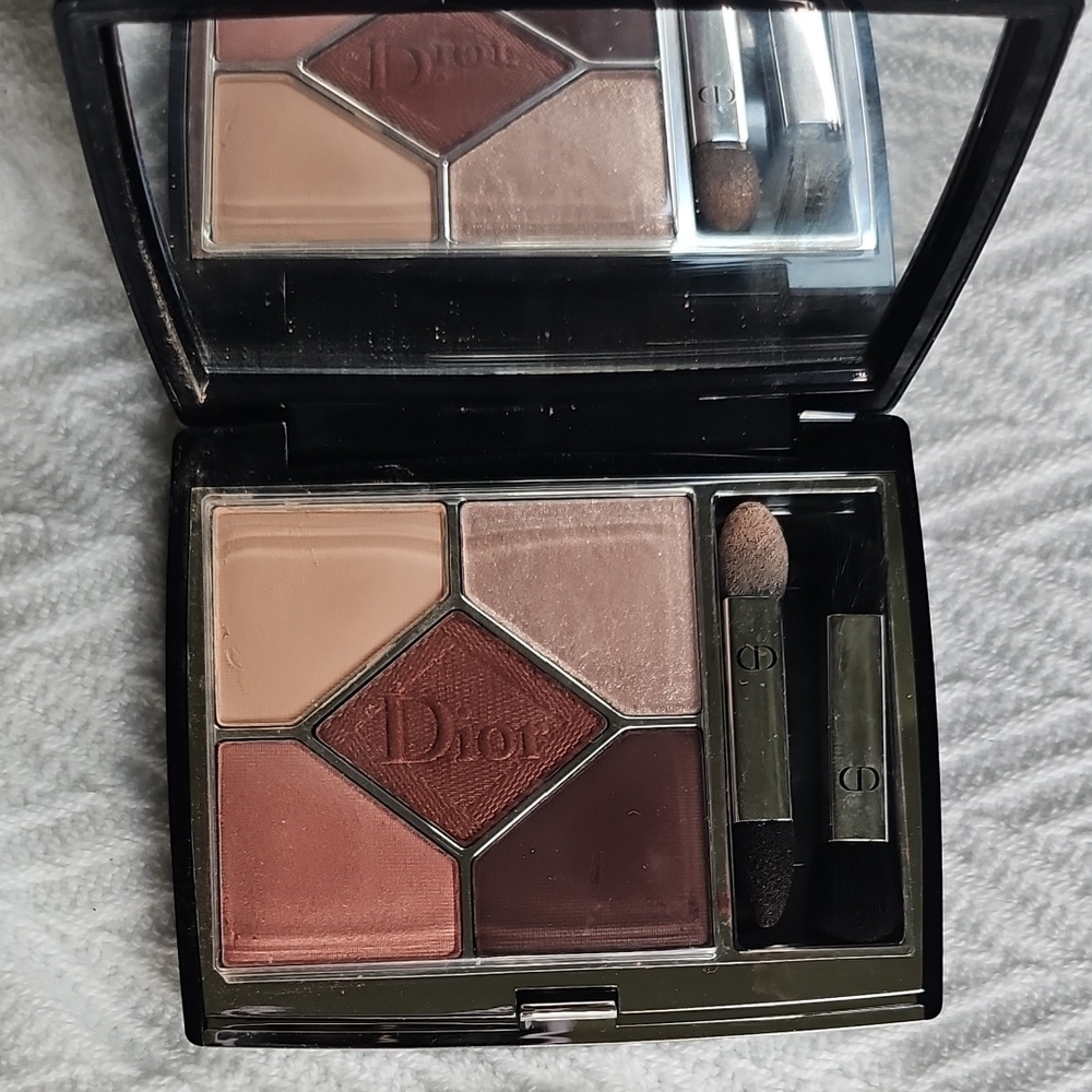 Dior Piwder Eye Shadow 1947 Miss Dior